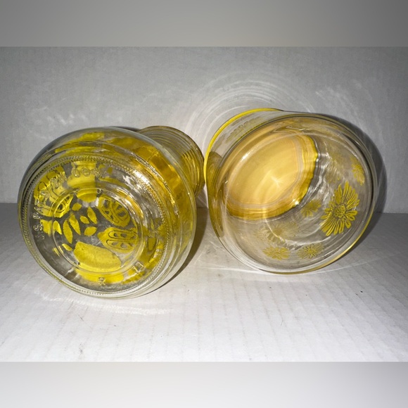 Vintage Lemon Glass Juice Carafe & Corning Ware Yellow Daisy Glass Canister - Picture 6 of 8